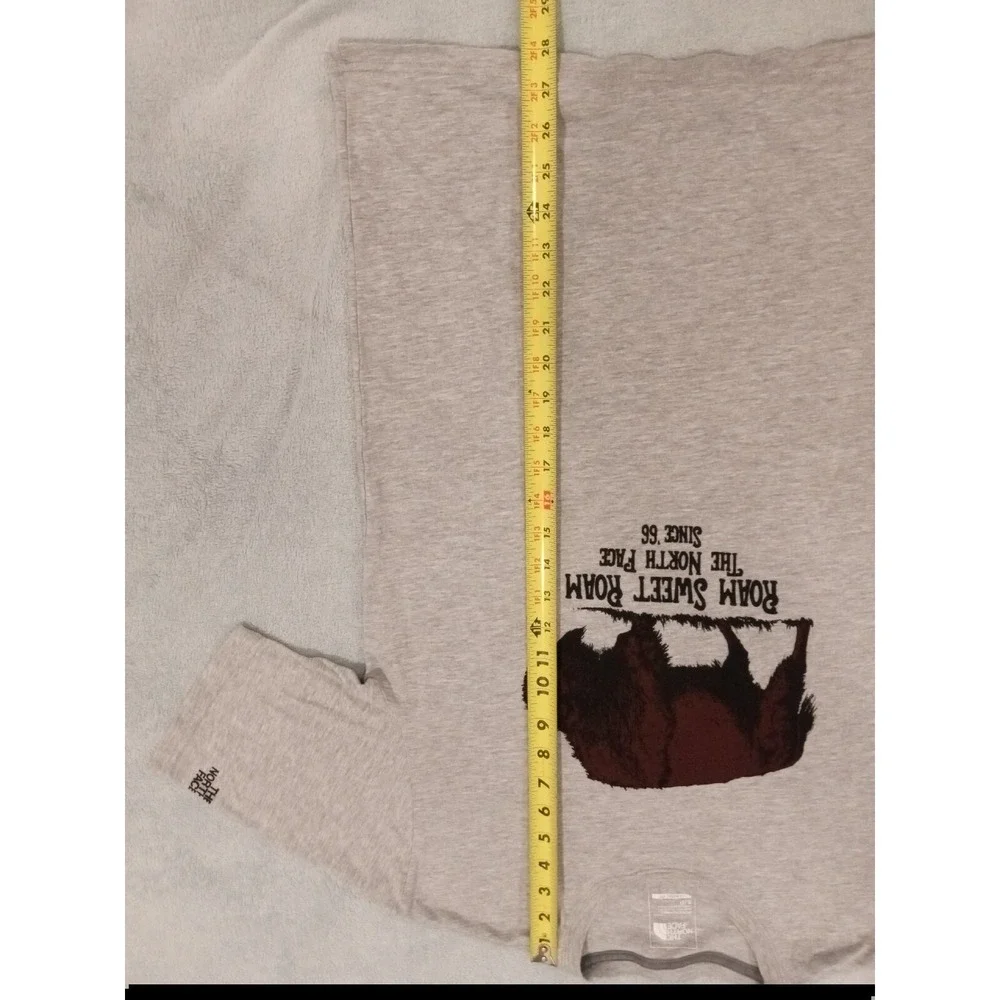 2 Mens North Face T Shirts Gray Red Small Never Stop Exploring Roam Sweet Roam